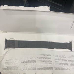 APPLE iWATCH GRAPHITE MILANESE BAND!  SIZE 45mm.  LQQK!!!!!